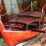 Miniatur Kapal Perang Moloku Kieraha Diminati Warga Asing