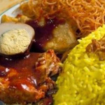 Nikmatnya Makan Nasi Kuning Tersohor di Ternate