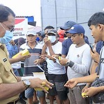 Warga Weda Halmahera Dapat Vitamin dan Masker Gratis