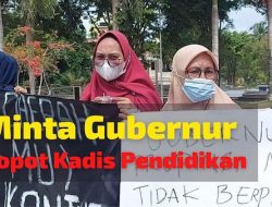 Aksi Guru Honorer Maluku Utara Tuntut Upah 8 Bulan tak Dibayar