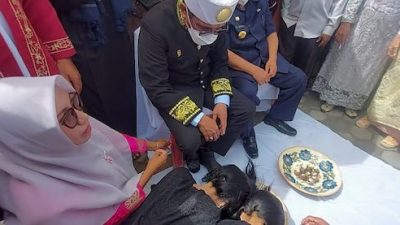 Ritual Unik Penjemputan Sultan dan Injak Rambut Suku Tobaru di Festival Doe-Doe Guraping Tidore