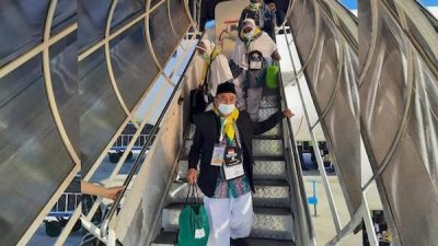 Perjalanan Jemaah Calon Haji Kloter 11 Maluku Utara Saat Menuju Makassar