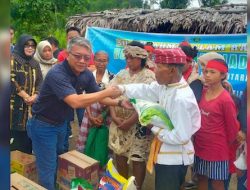Kejati Maluku Utara Tanam Rumah Ikan dan Peduli Suku Tobelo Dalam di Halmahera