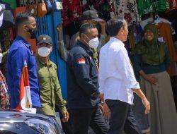 Presiden Jokowi Salurkan Bantuan bagi Warga Oba Utara Tidore