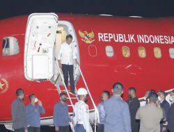 Presiden Jokowi Bersama Rombongan Tiba Ternate