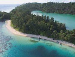 Pesona Pulau Moor di Halmahera Tengah