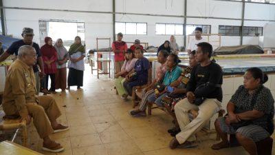 Wali Kota Tidore Sambangi Warga Jailolo Korban Kapal Tenggelam