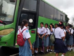 NHM Luncurkan Bus Sekolah untuk Pelajar Lingkar Tambang