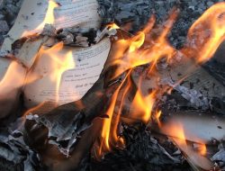 Membaca Kasus Aksandri dalam Bayang-Bayang Biblioklasme