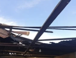 Puluhan Rumah di Tiga Desa Pulau Makean Rusak Diterjang Puting Beliung